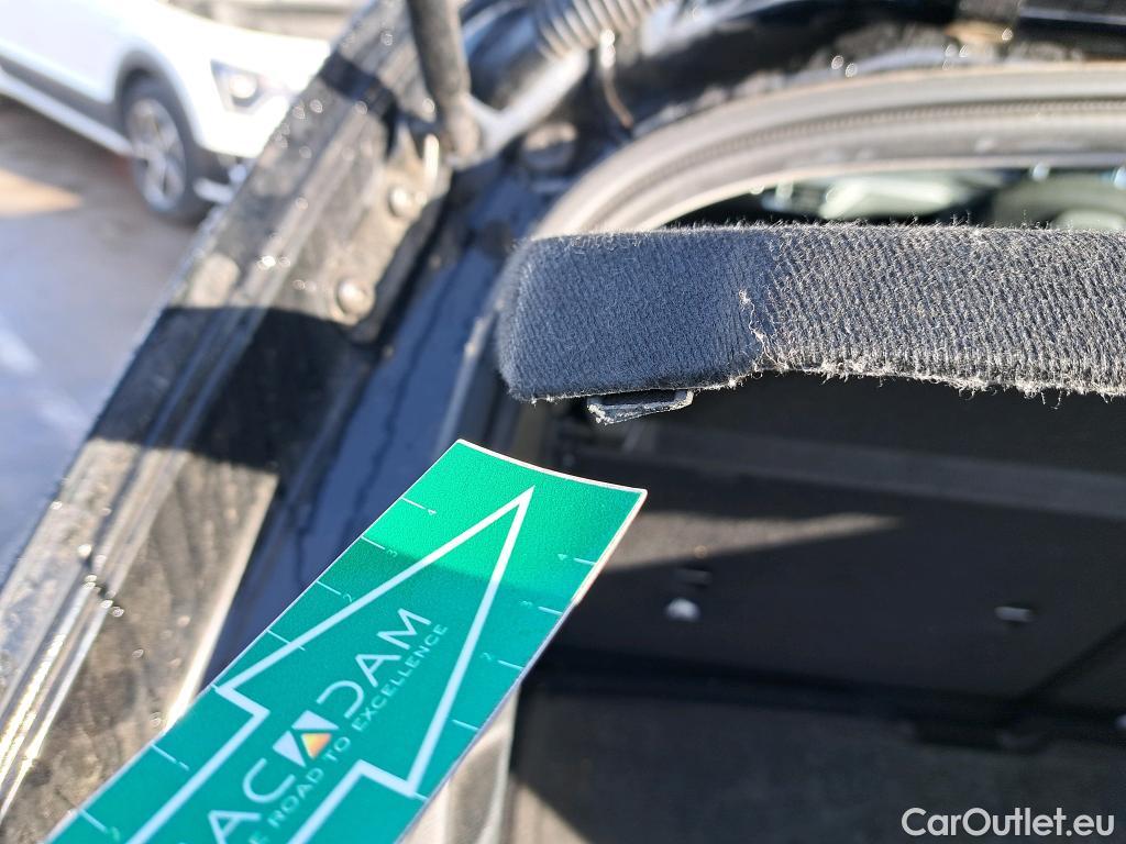  Bmw  Serie 1 BMW  / 2019 / 5P / berlina con portón 118d Business Auto. #4