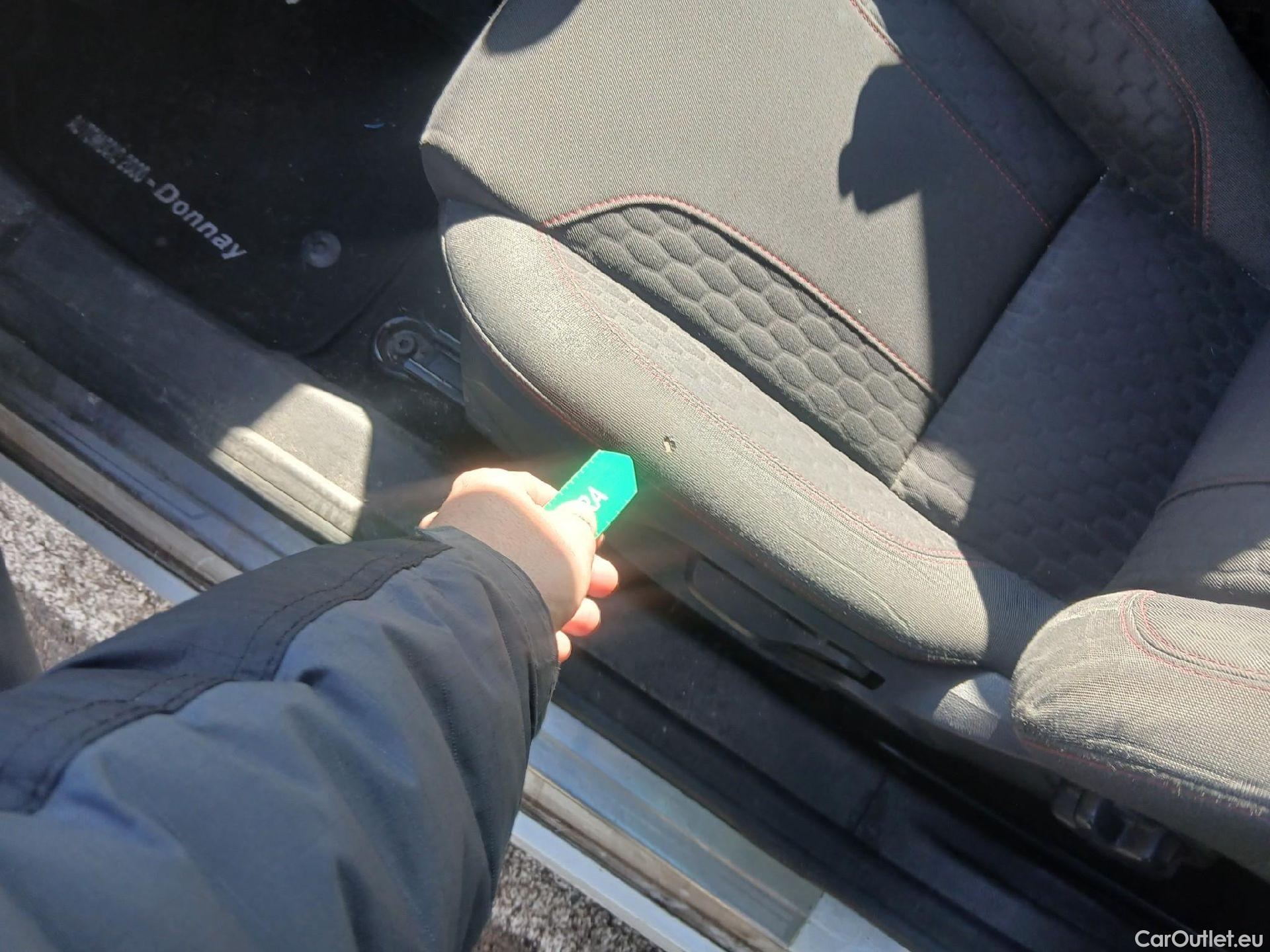  Ford  Fiesta FORD  3p 6G berlina con portón 1.5 TDCi 70kW (95CV) ST-Line 3p #46