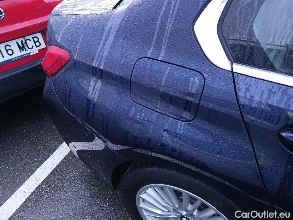  Bmw  Serie 3 BMW  / 2018 / 4P / sedán 318d Auto. #13