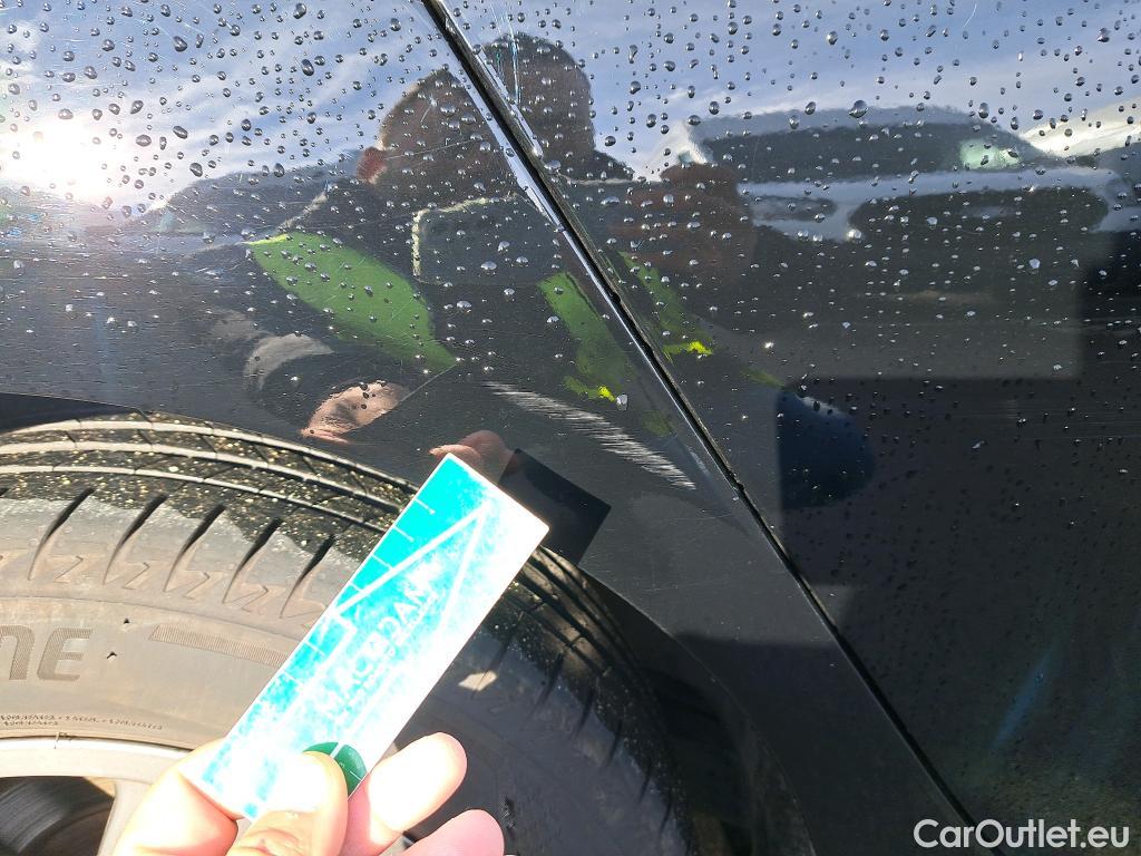  Bmw  Serie 1 BMW  / 2019 / 5P / berlina con portón 118d Business Auto. #22