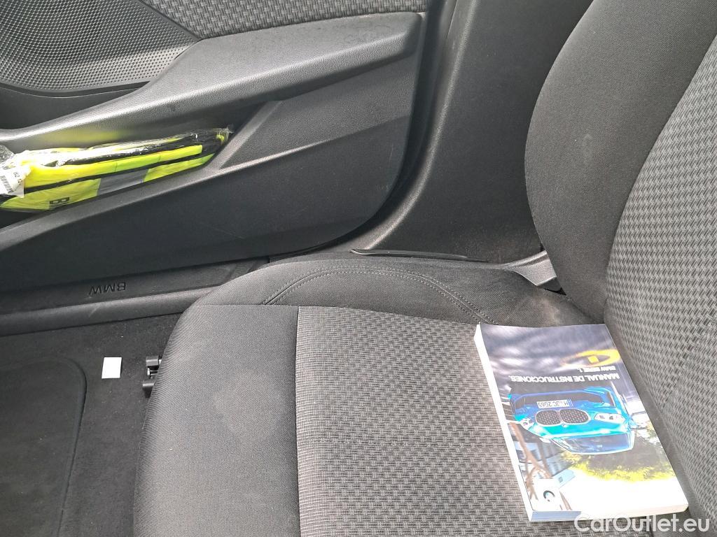  Bmw  Serie 1 BMW  / 2019 / 5P / berlina con portón 118d Business Auto. #34