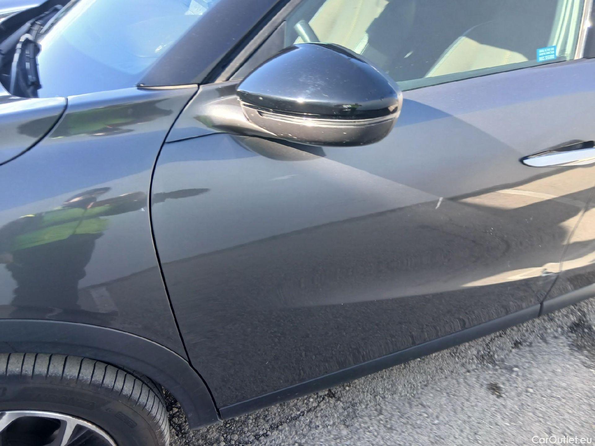  Citroen  DS3 DS DS 3 Crossback / 2018 / 5P / todoterreno PureTech 73 kW Manual SO CHIC #9