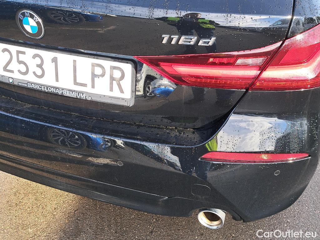  Bmw  Serie 1 BMW  / 2019 / 5P / berlina con portón 118d Business Auto. #32