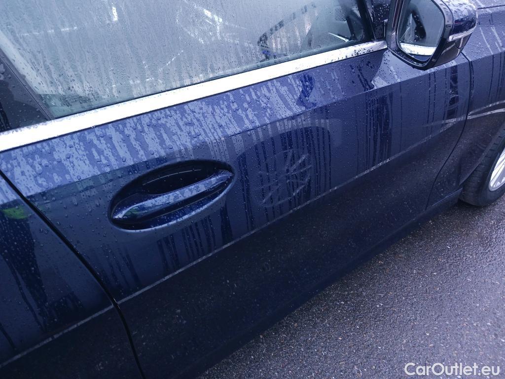  Bmw  Serie 3 BMW  / 2018 / 4P / sedán 318d Auto. #11