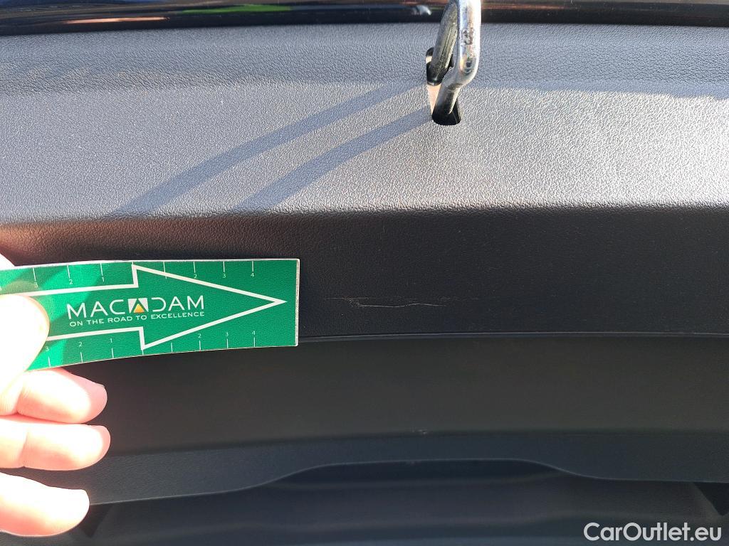  Bmw  Serie 1 BMW  / 2019 / 5P / berlina con portón 118d Business Auto. #37