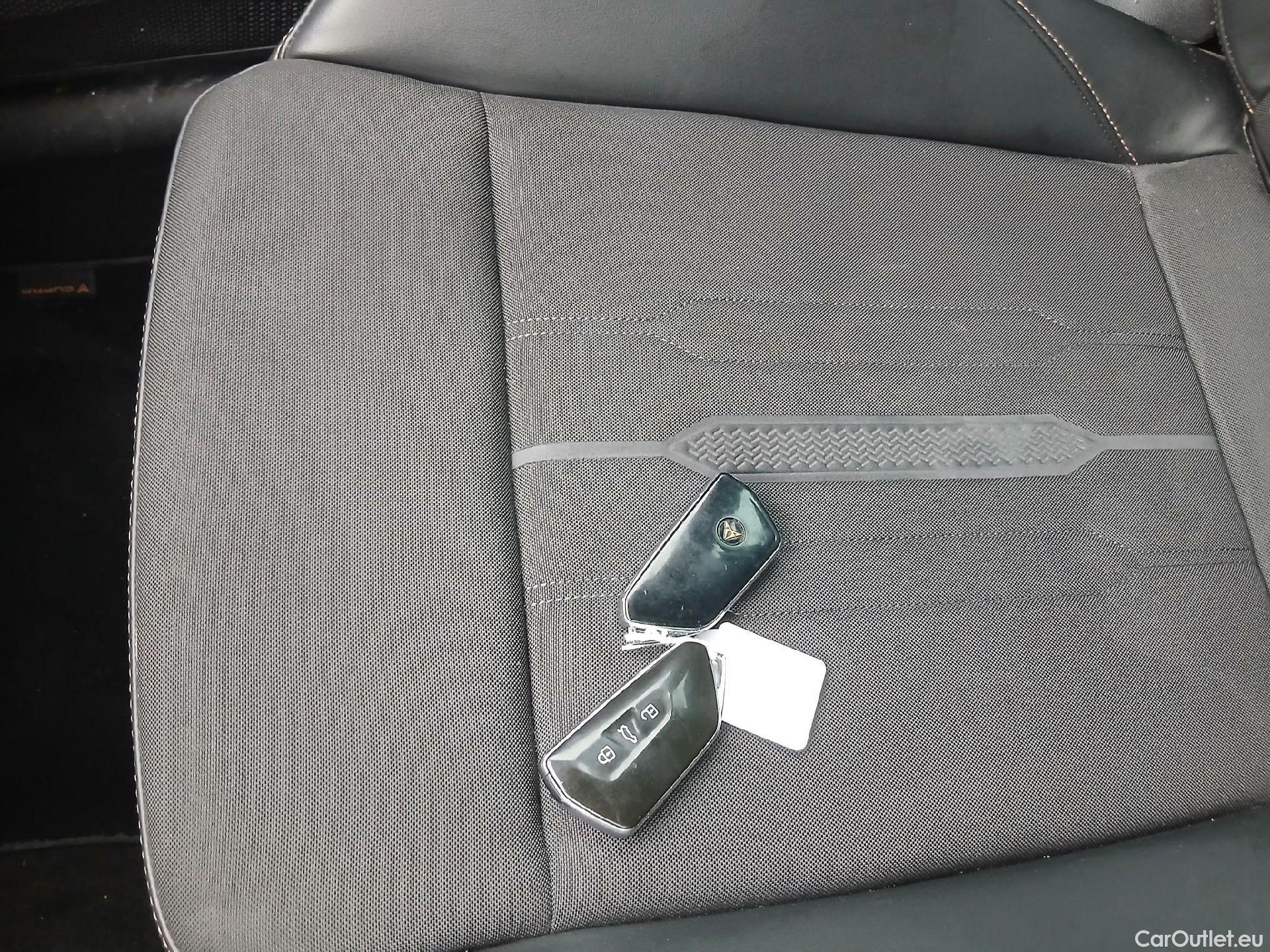  Cupra  Formentor CUPRA  / 2020 / 5P / todoterreno 1.4 e-Hybrid 150kW (204 CV) DSG (AC) #2