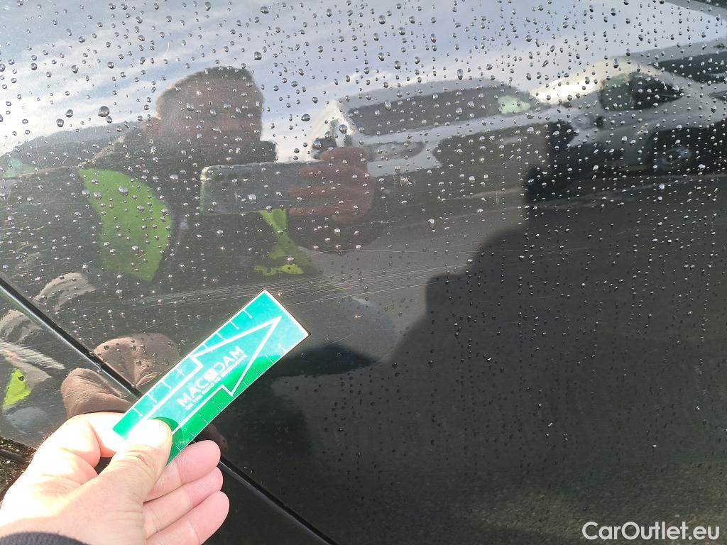  Bmw  Serie 1 BMW  / 2019 / 5P / berlina con portón 118d Business Auto. #24