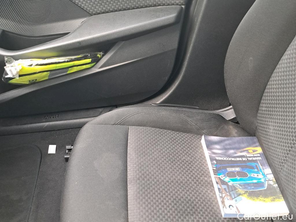  Bmw  Serie 1 BMW  / 2019 / 5P / berlina con portón 118d Business Auto. #35