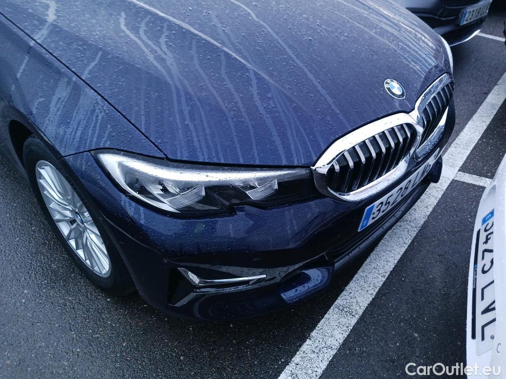  Bmw  Serie 3 BMW  / 2018 / 4P / sedán 318d Auto. #1