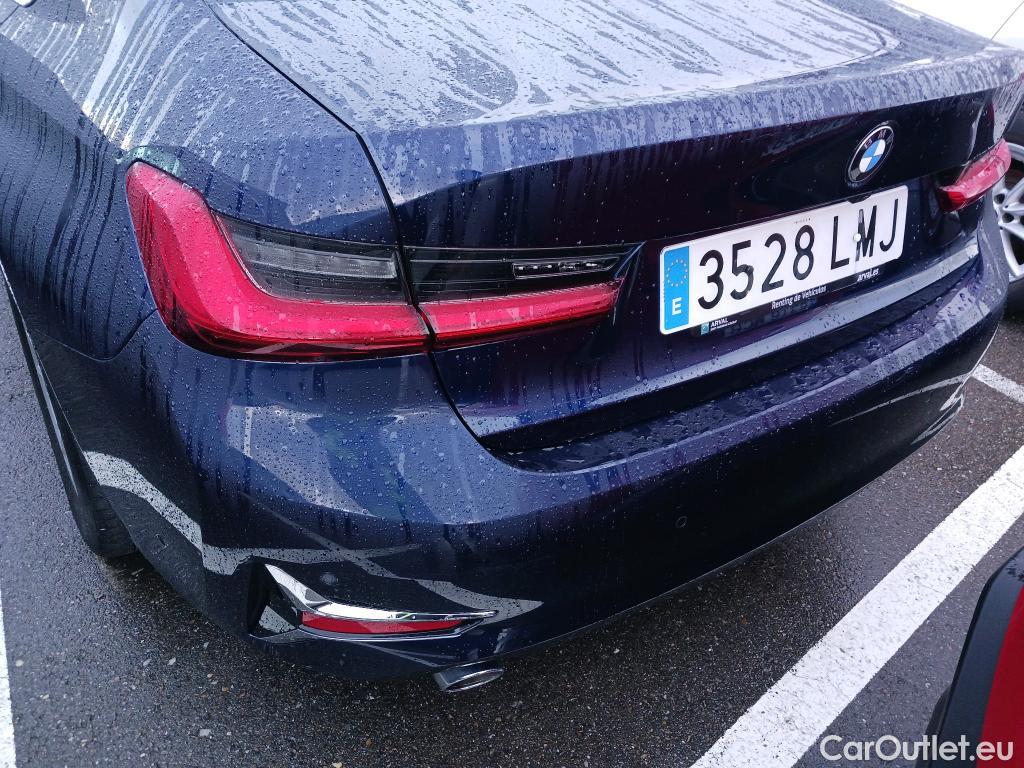  Bmw  Serie 3 BMW  / 2018 / 4P / sedán 318d Auto. #3