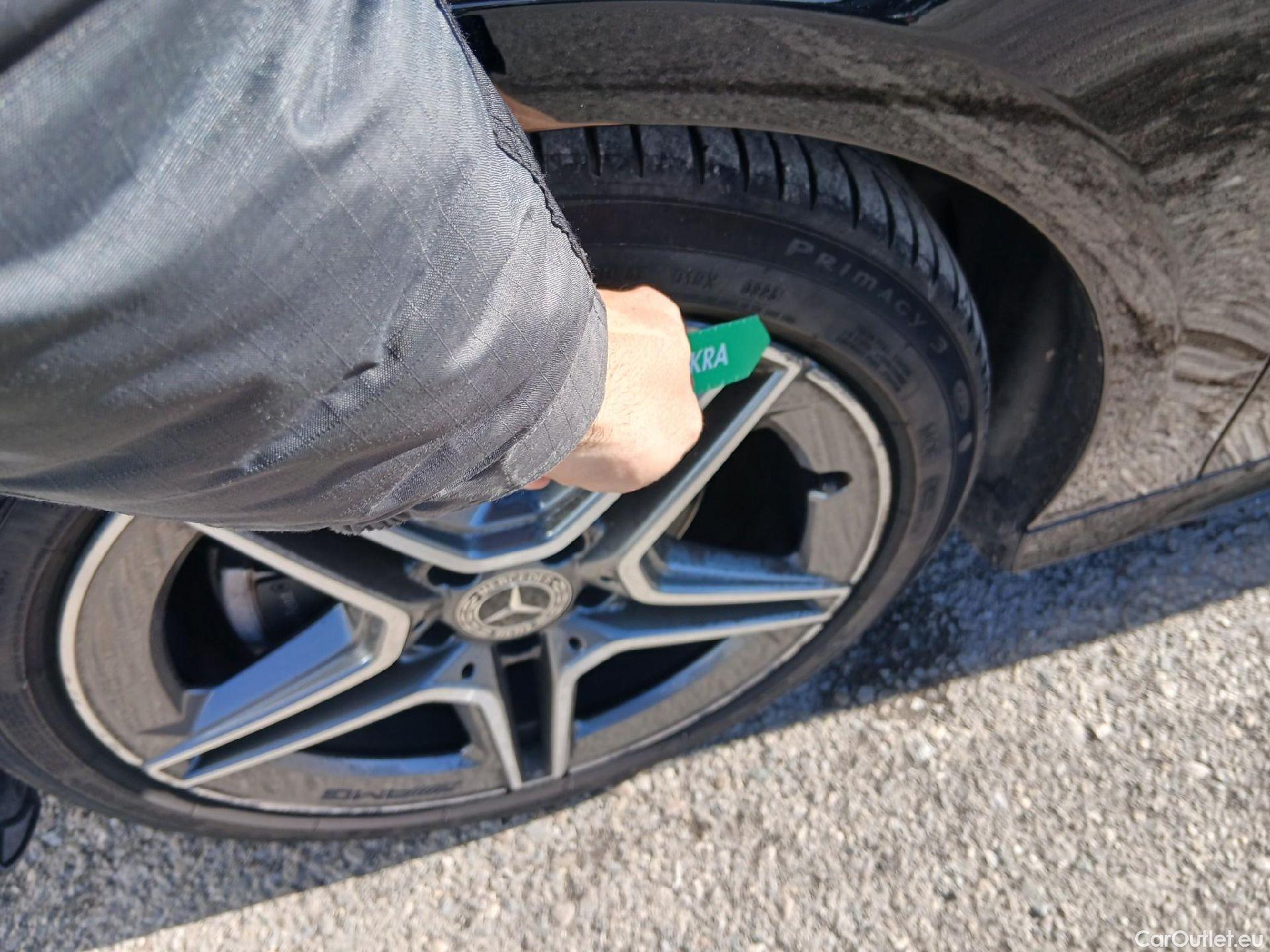  Mercedes  A-Klasse MERCEDES-BENZ Clase A / 2018 / 5P / berlina con portón A 200 #6