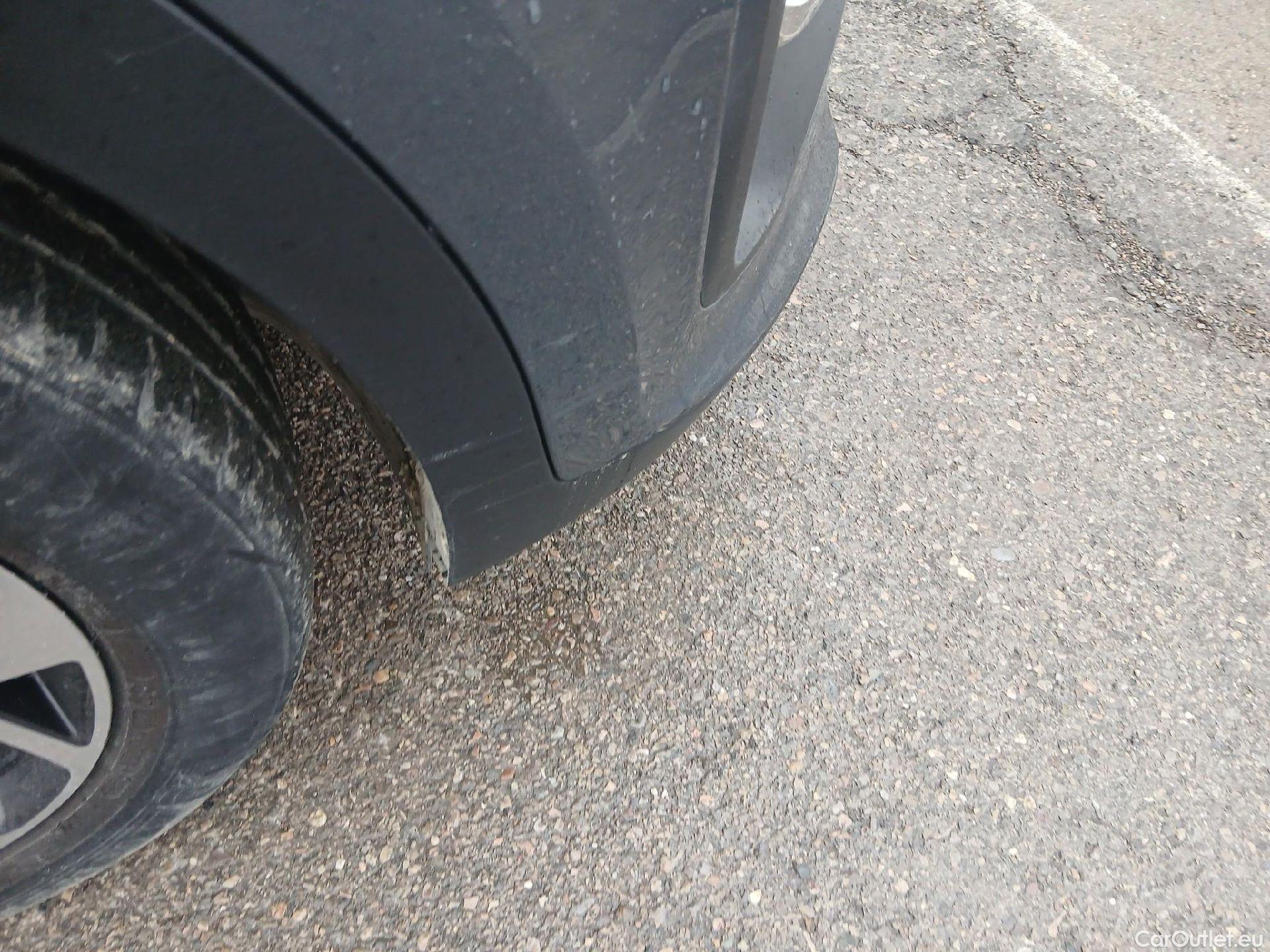  KIA  Sportage KIA  1.6MHEV Drive 100kW(136CV) 4x2(Crist Tintados) #10