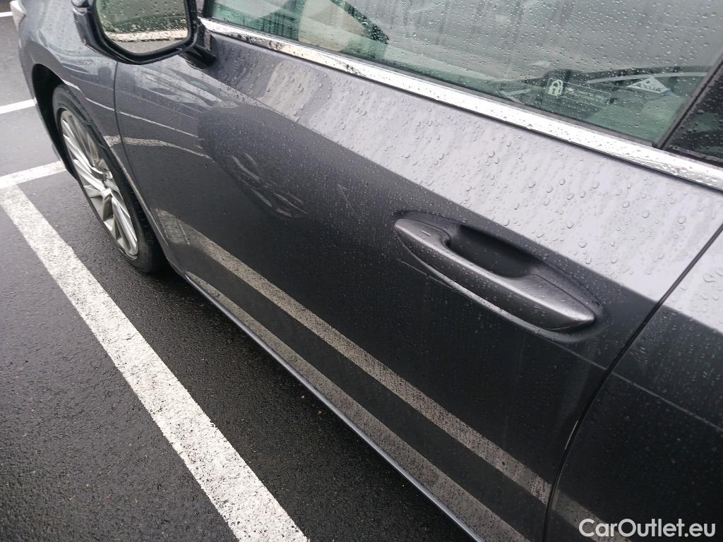  Lexus  ES LEXUS  / 2018 / 4P / sedán 2.5 300h Executive #1