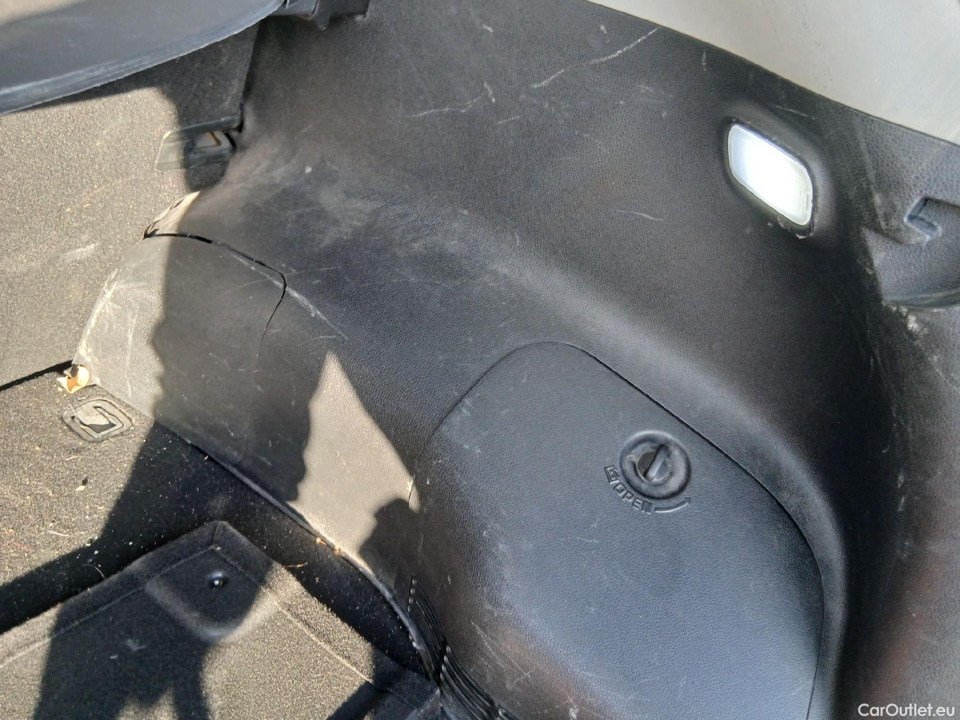  KIA  Niro KIA  1.6 GDi PHEV 104kW (141CV) Drive #30