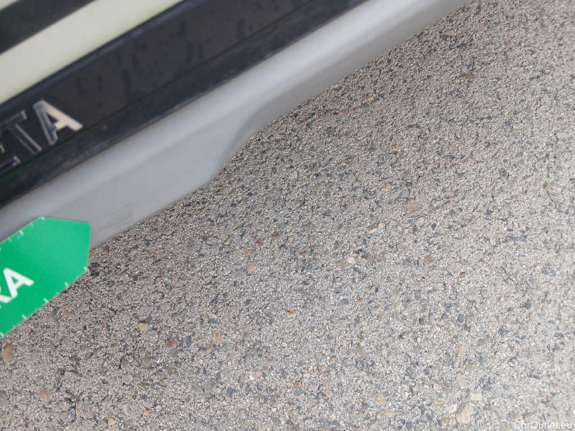  KIA  Niro KIA  / 2019 / 5P / crossover 1.6 GDi HEV 104kW (141CV) Drive #23