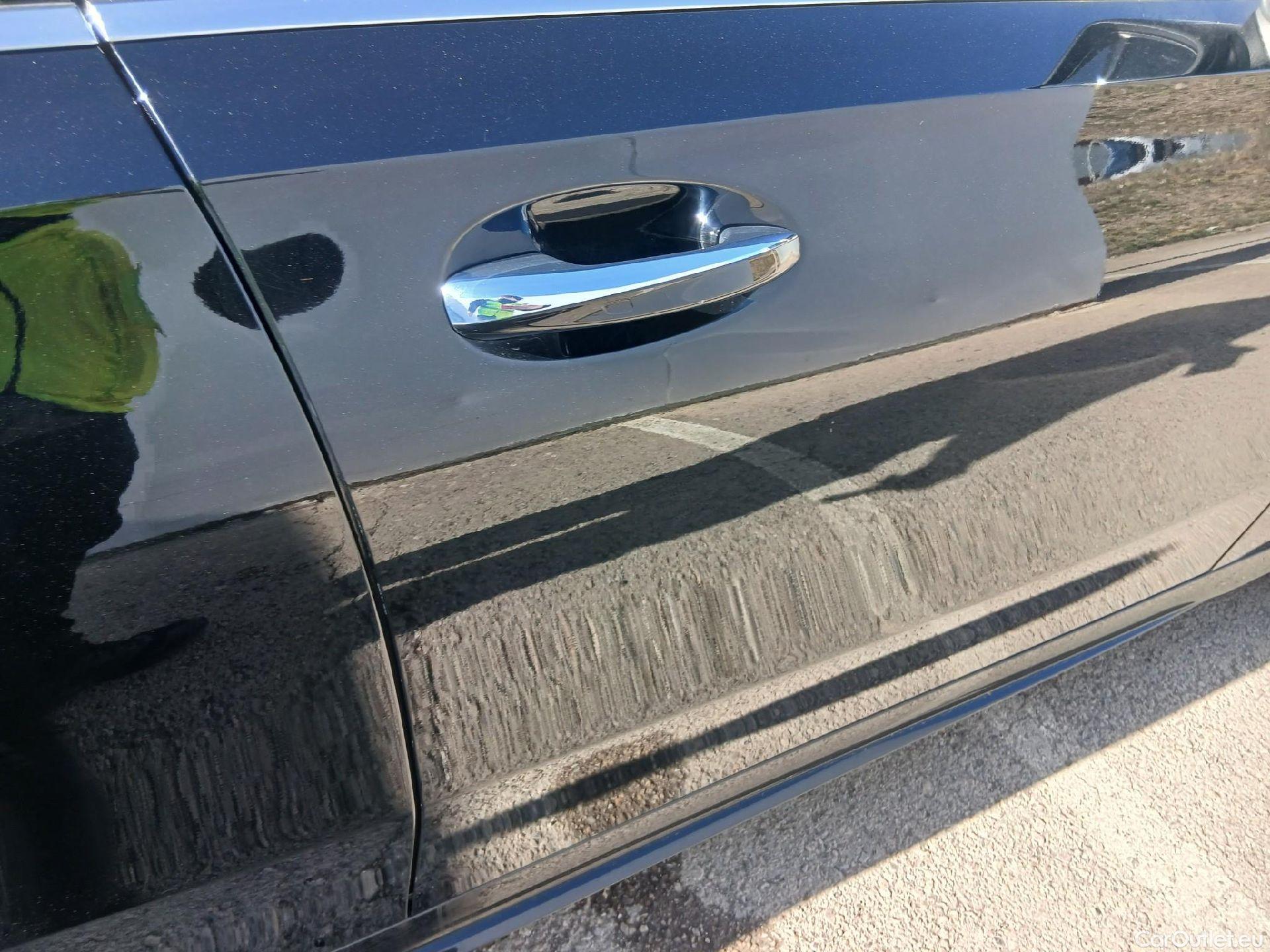  Mercedes  A-Klasse MERCEDES-BENZ Clase A / 2018 / 5P / berlina con portón A 200 #24