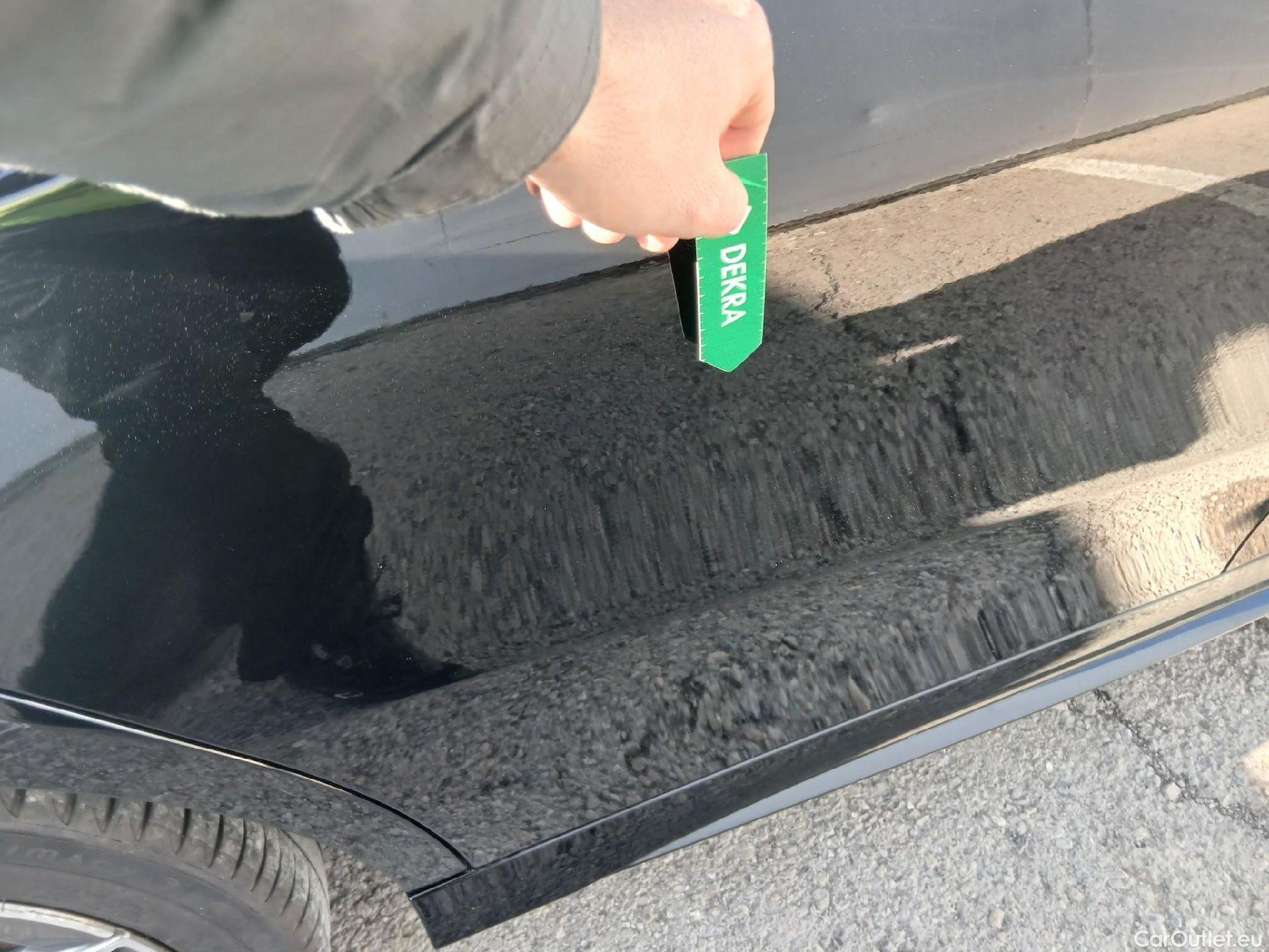  Mercedes  A-Klasse MERCEDES-BENZ Clase A / 2018 / 5P / berlina con portón A 200 #22