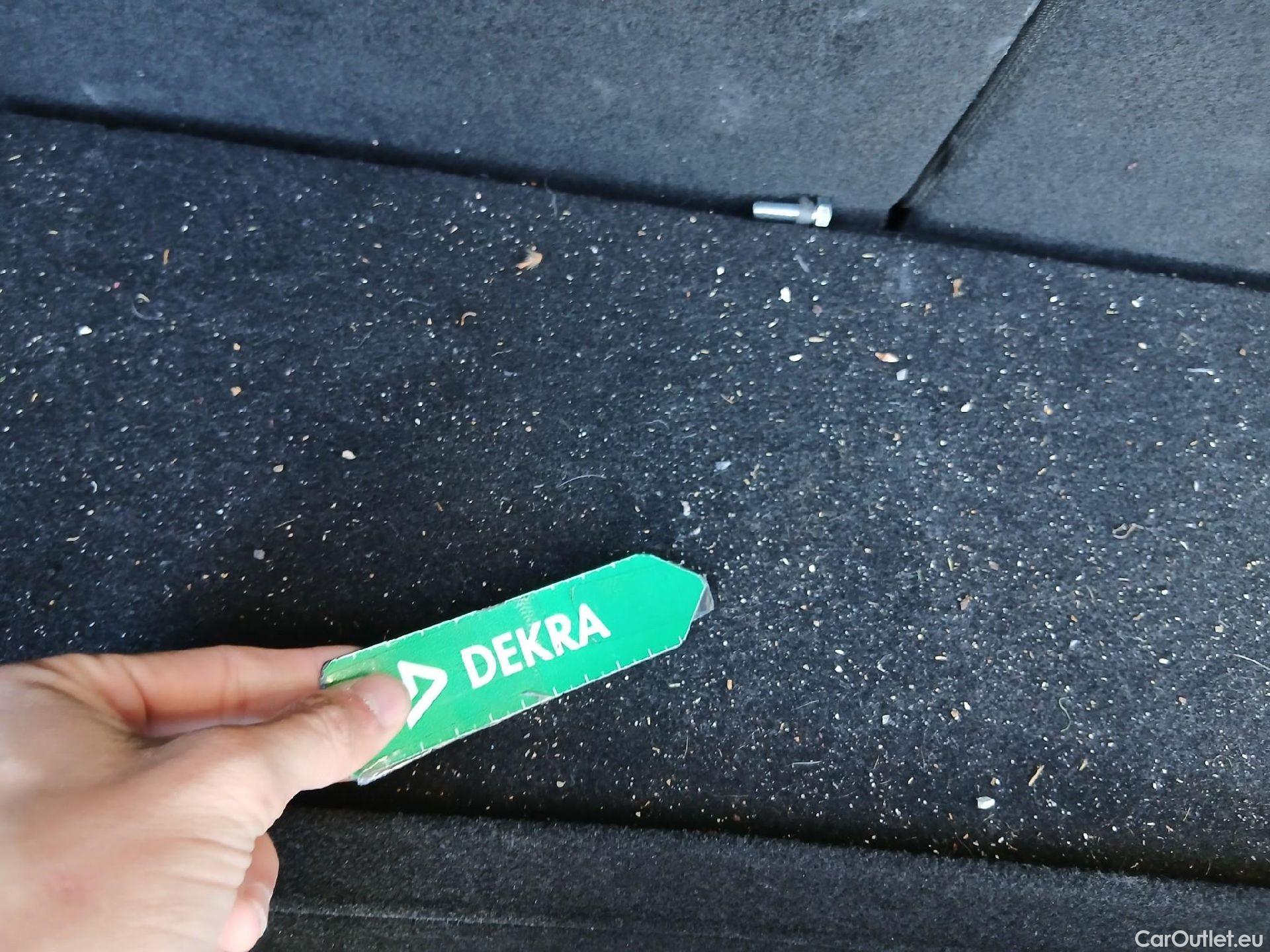  KIA  Niro KIA  1.6 GDi PHEV 104kW (141CV) Drive #32