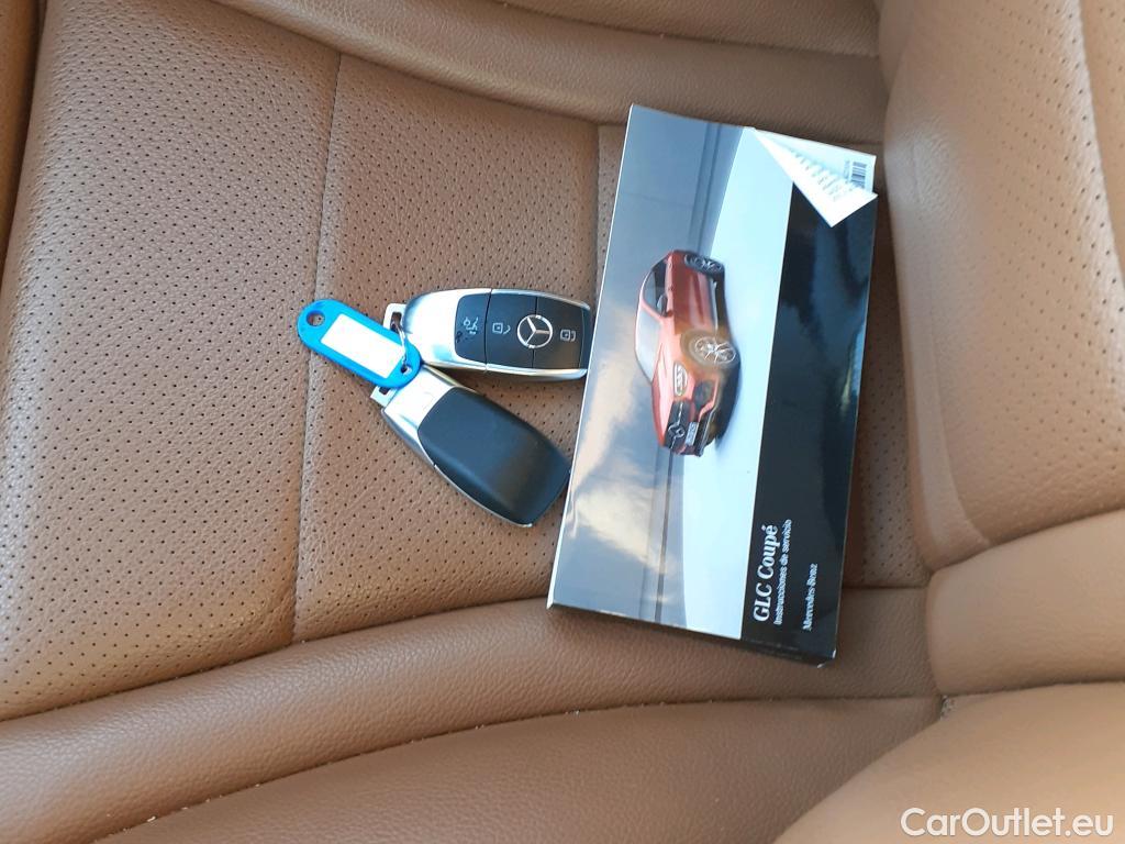  Mercedes  G-Klasee MERCEDES-BENZ GLC Coupé / 2019 / 5P / coupé GLC 300 e 4MATIC #21