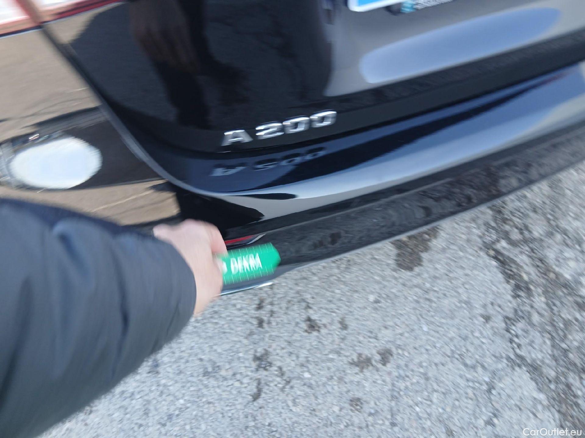  Mercedes  A-Klasse MERCEDES-BENZ Clase A / 2018 / 5P / berlina con portón A 200 #13