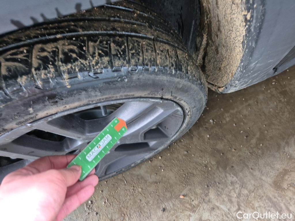  Jeep  Patriot JEEP Renegade / 2014 / 5P / todoterreno S 1.3 PHEV 177kW (240CV) AT AWD #4