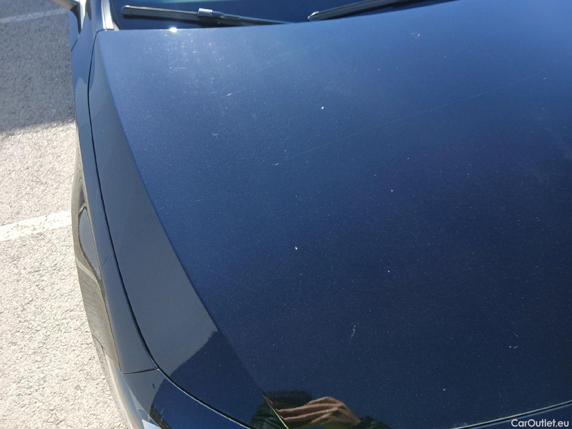  Mercedes  A-Klasse MERCEDES-BENZ Clase A / 2018 / 5P / berlina con portón A 200 #2