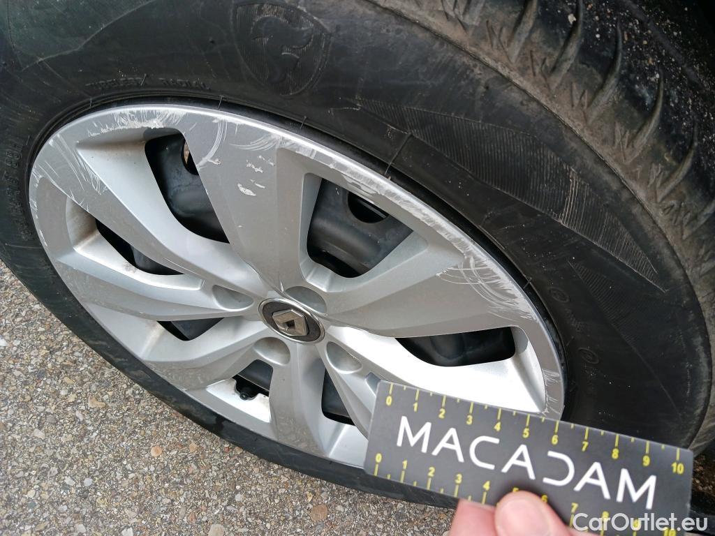  Renault  Clio RENAULT  / 2019 / 5P / berlina con portón Business Blue dCi 63 kW (85CV) #37