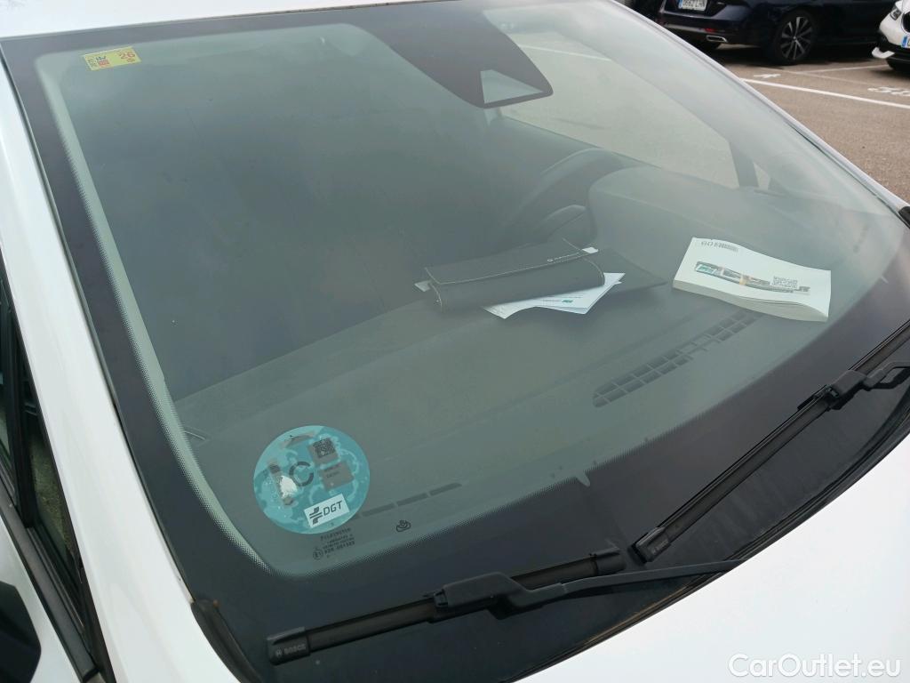  Renault  Clio RENAULT  / 2019 / 5P / berlina con portón Business Blue dCi 63 kW (85CV) #22