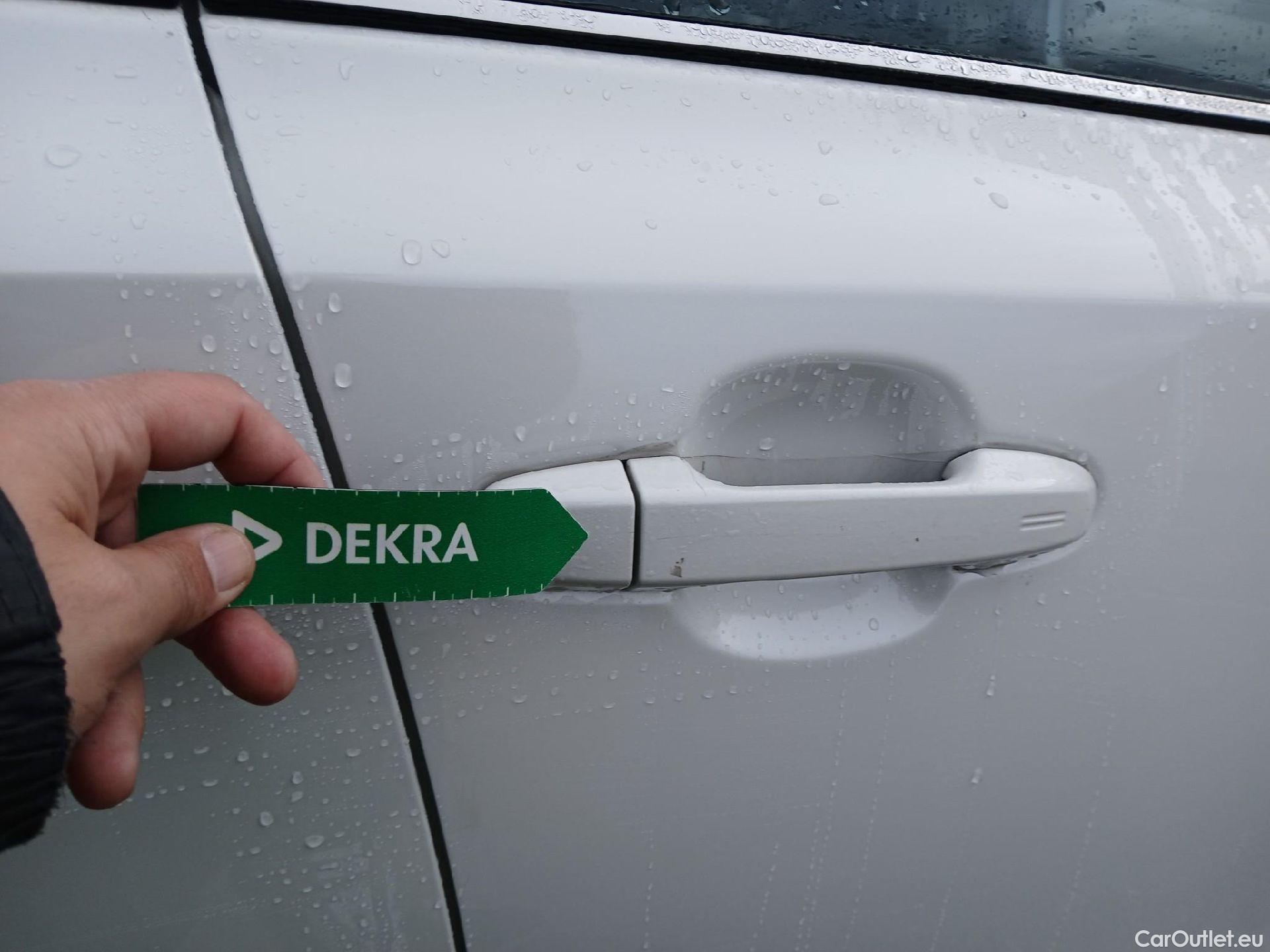  Toyota  C-HR TOYOTA  / 2019 / 5P / todoterreno 2.0 180H Advance #45