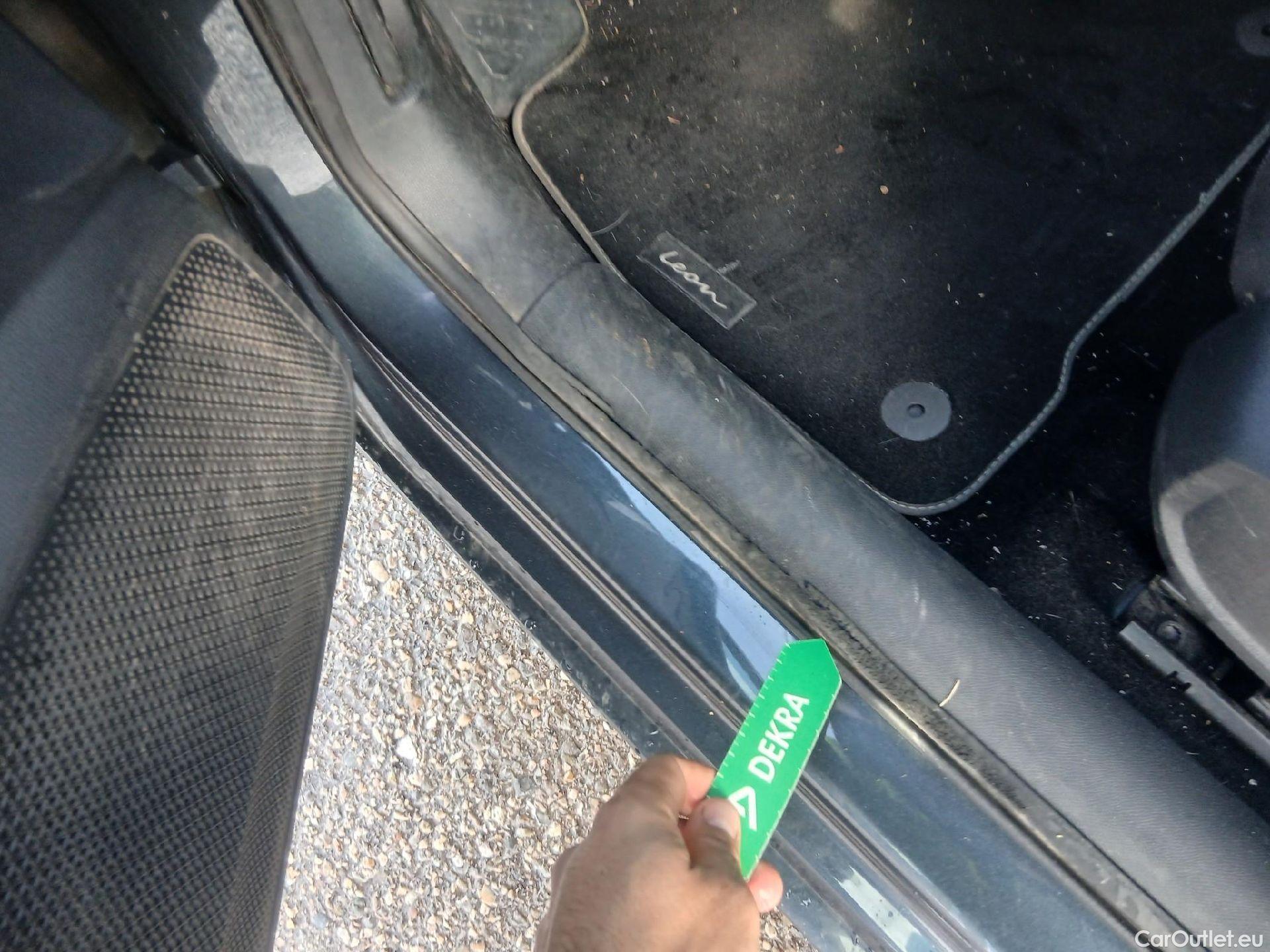  Land Rover  Discovery SEAT Nuevo León / 2020 / 5P / berlina con portón 2.0 TDI 85kW S&S Style Go (AC4) #39