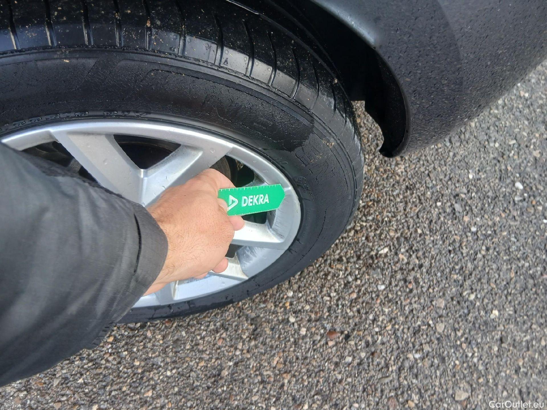  Land Rover  Discovery SEAT Nuevo León / 2020 / 5P / berlina con portón 2.0 TDI 85kW S&S Style Go (AC4) #19