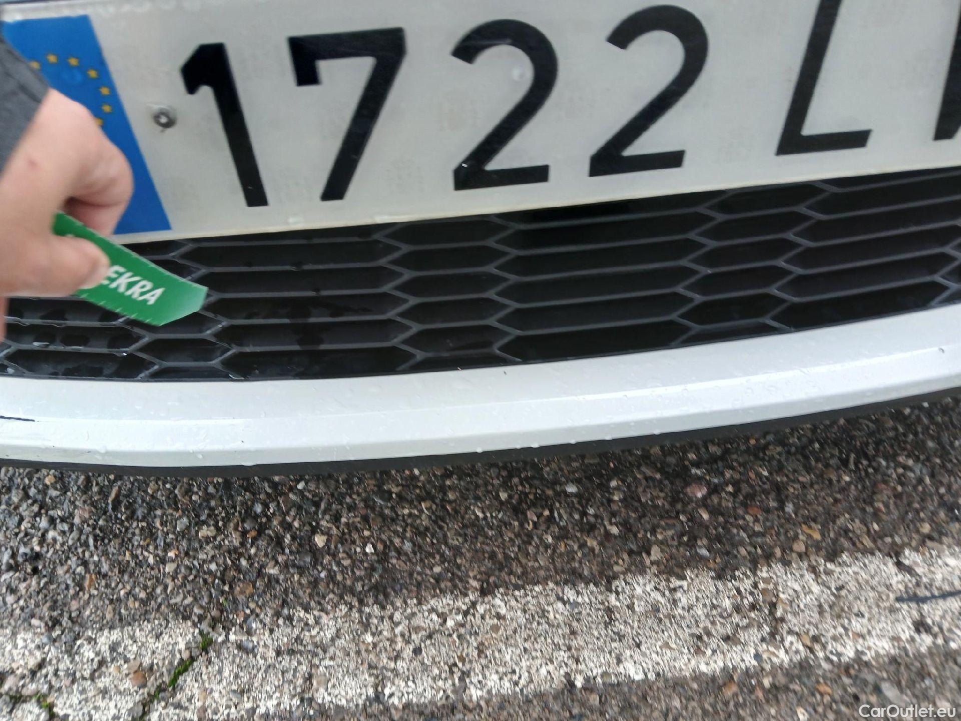  Toyota  C-HR TOYOTA  / 2019 / 5P / todoterreno 2.0 180H Advance #11