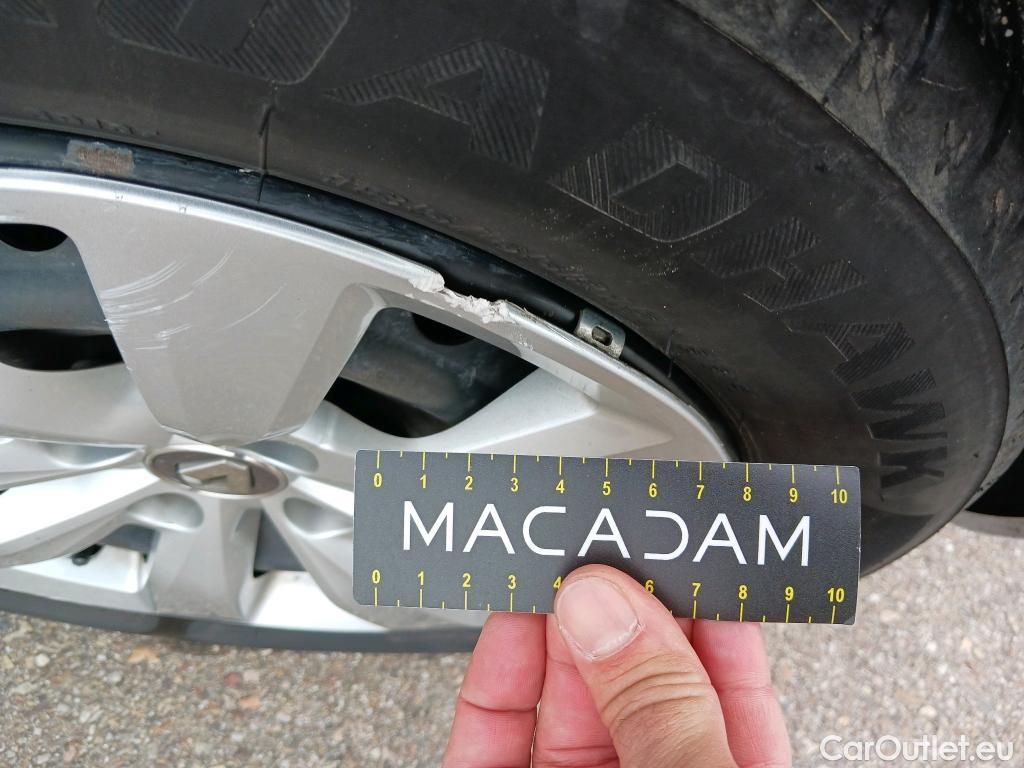  Renault  Clio RENAULT  / 2019 / 5P / berlina con portón Business Blue dCi 63 kW (85CV) #35