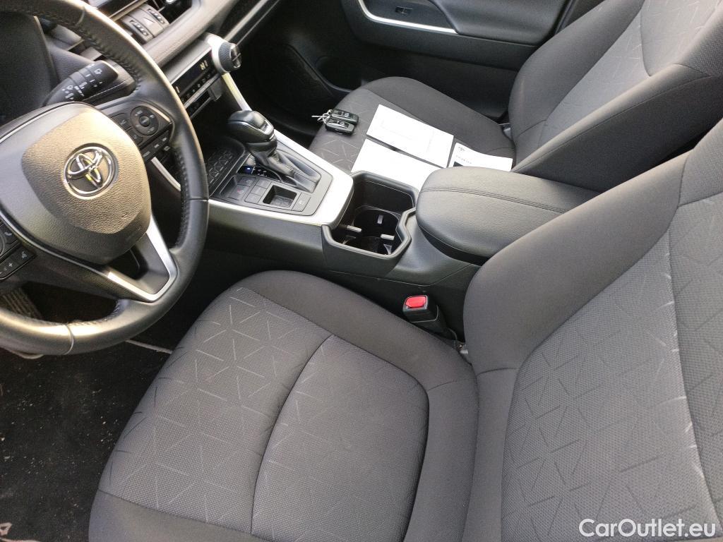  Toyota  RAV4 TOYOTA  / 2018 / 5P / todoterreno 2.5l 220H Advance #12
