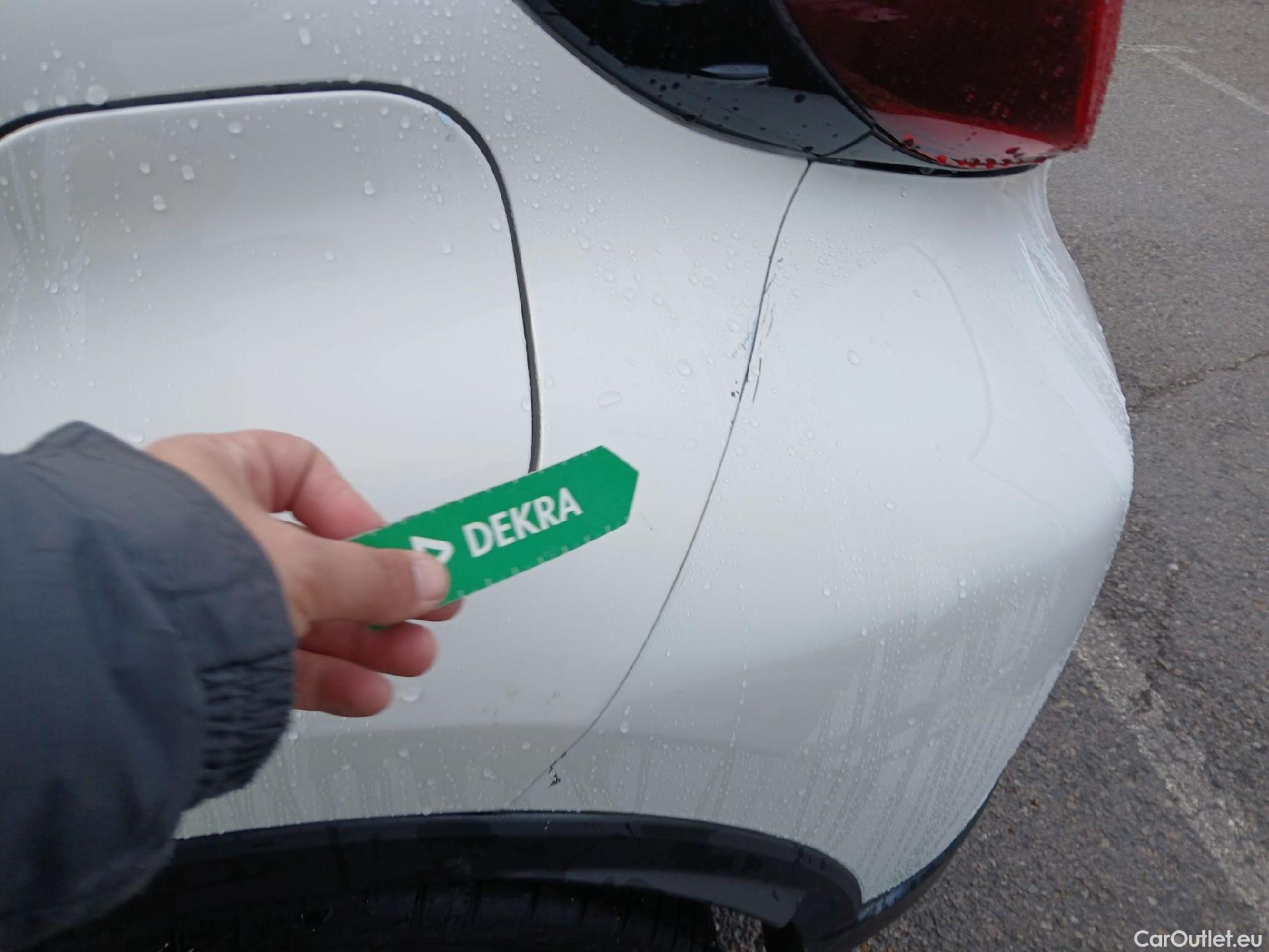  Toyota  C-HR TOYOTA  / 2019 / 5P / todoterreno 2.0 180H Advance #21