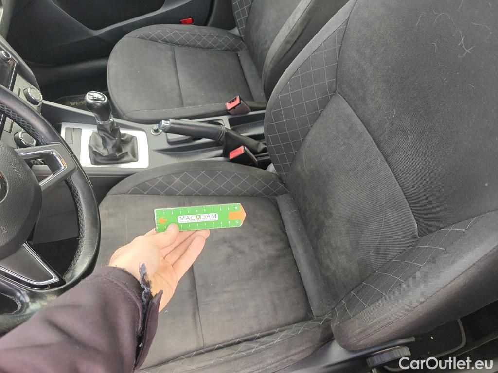  Skoda  Octavia SKODA  / 2016 / 5P / berlina con portón 1.6 TDI 85KW (115CV) Active #46