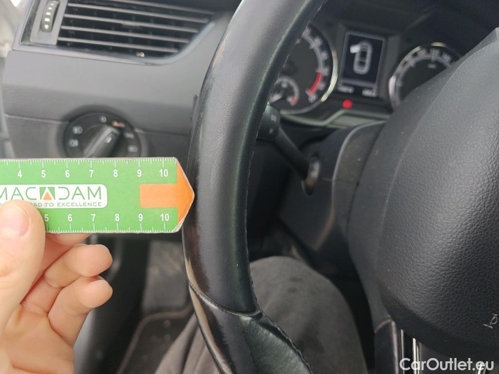  Skoda  Octavia SKODA  / 2016 / 5P / berlina con portón 1.6 TDI 85KW (115CV) Active #33