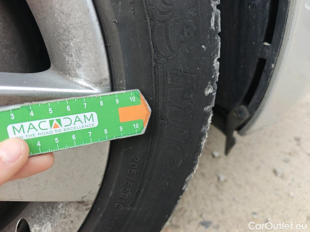  Skoda  Octavia SKODA  / 2016 / 5P / berlina con portón 1.6 TDI 85KW (115CV) Active #31