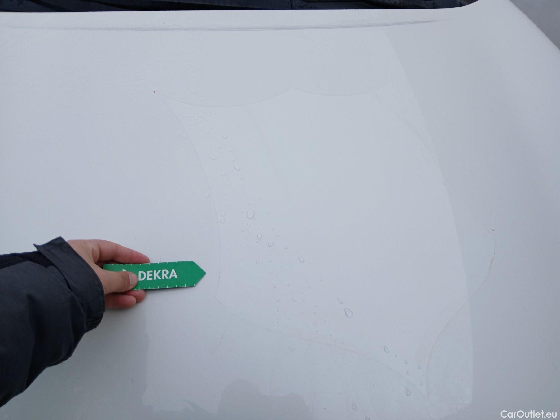  Toyota  C-HR TOYOTA  / 2019 / 5P / todoterreno 2.0 180H Advance #5