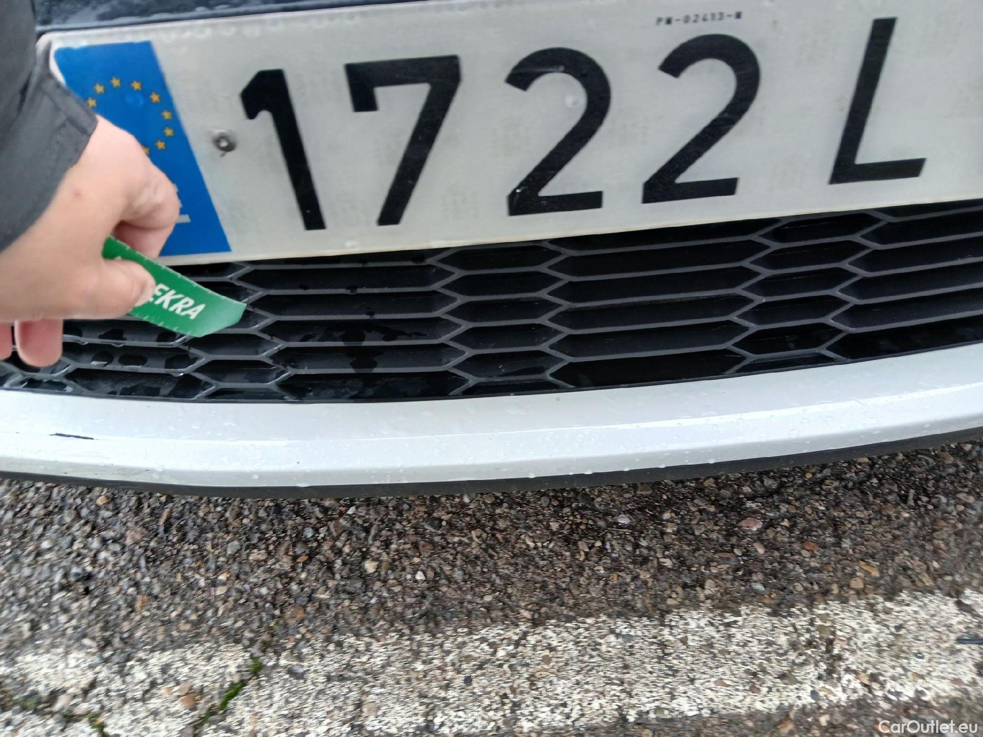  Toyota  C-HR TOYOTA  / 2019 / 5P / todoterreno 2.0 180H Advance #10