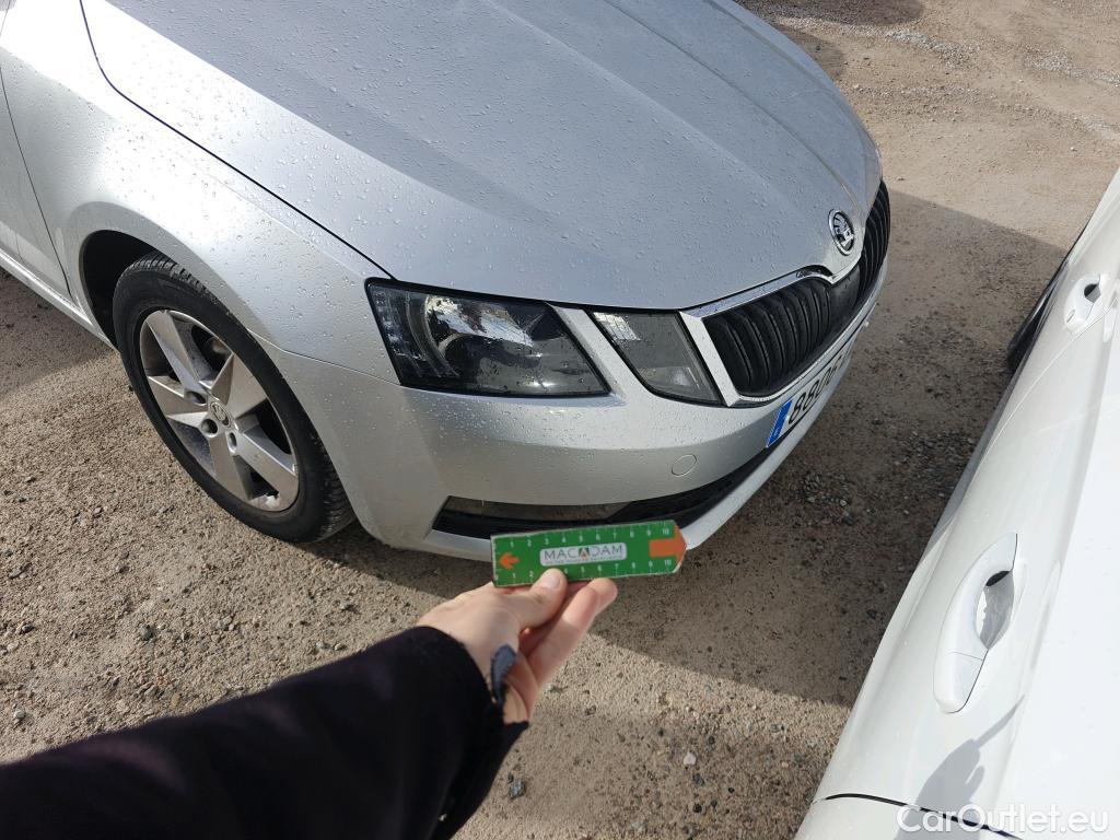  Skoda  Octavia SKODA  / 2016 / 5P / berlina con portón 1.6 TDI 85KW (115CV) Active #37