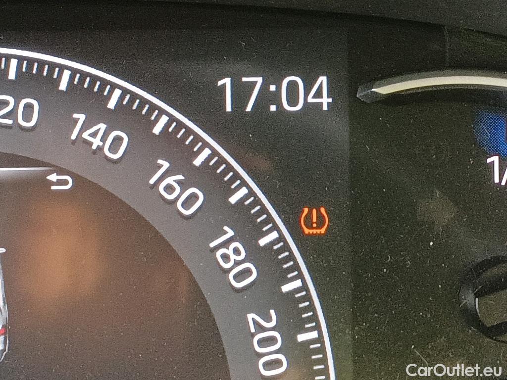  Toyota  RAV4 TOYOTA  / 2018 / 5P / todoterreno 2.5l 220H Advance #20