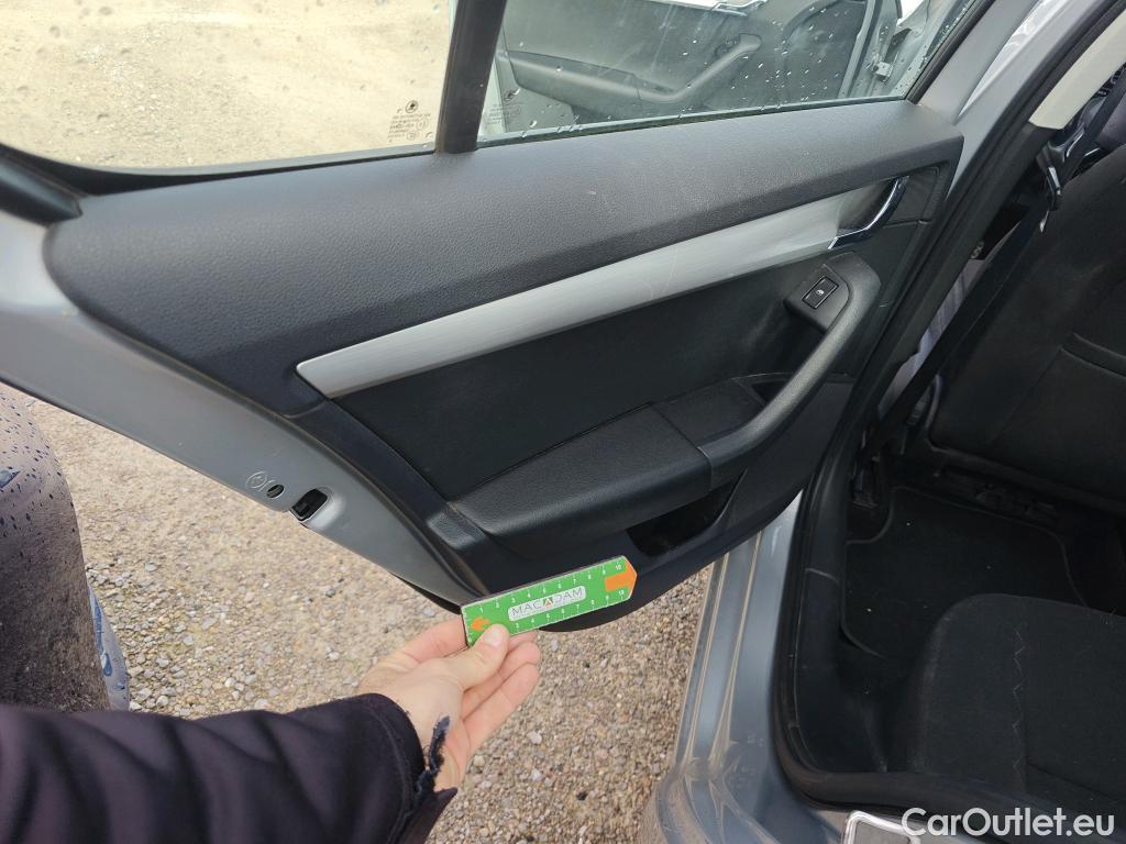  Skoda  Octavia SKODA  / 2016 / 5P / berlina con portón 1.6 TDI 85KW (115CV) Active #16