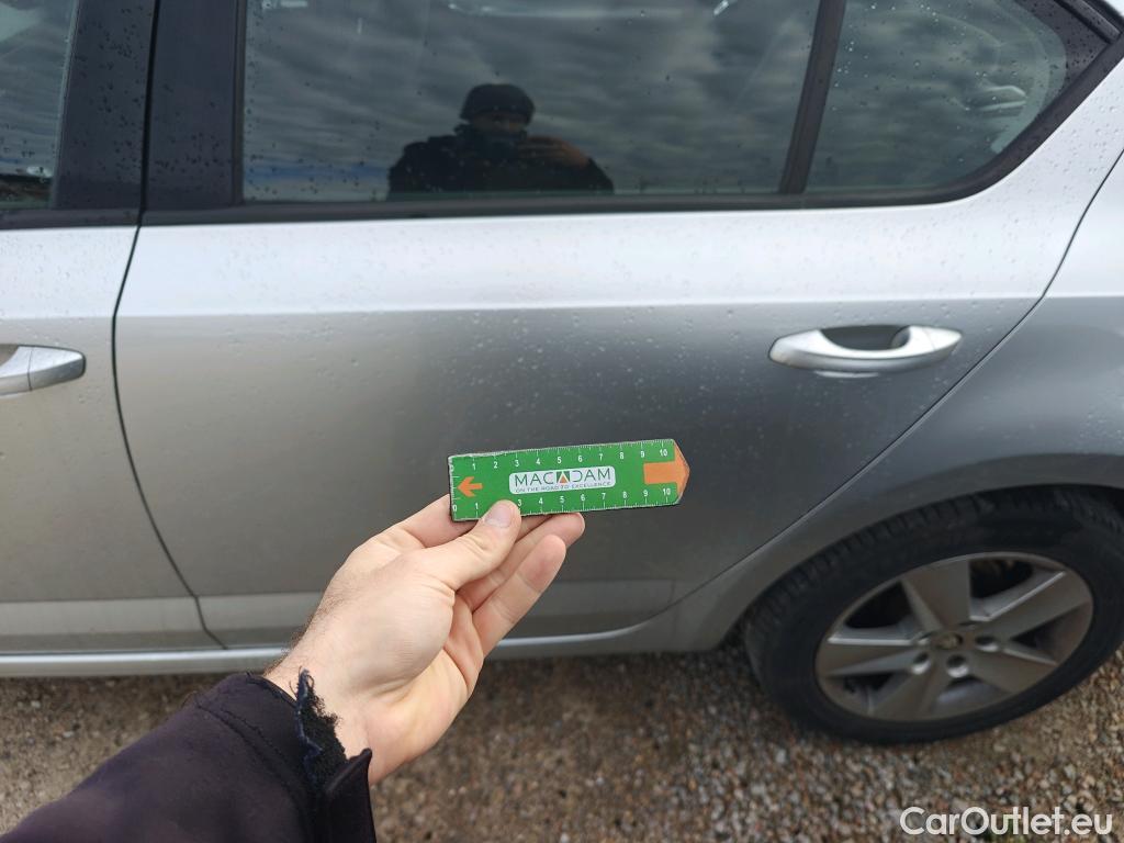  Skoda  Octavia SKODA  / 2016 / 5P / berlina con portón 1.6 TDI 85KW (115CV) Active #40