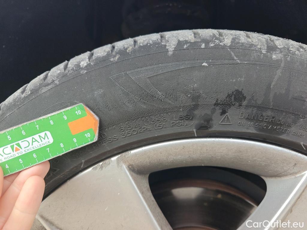  Skoda  Octavia SKODA  / 2016 / 5P / berlina con portón 1.6 TDI 85KW (115CV) Active #28