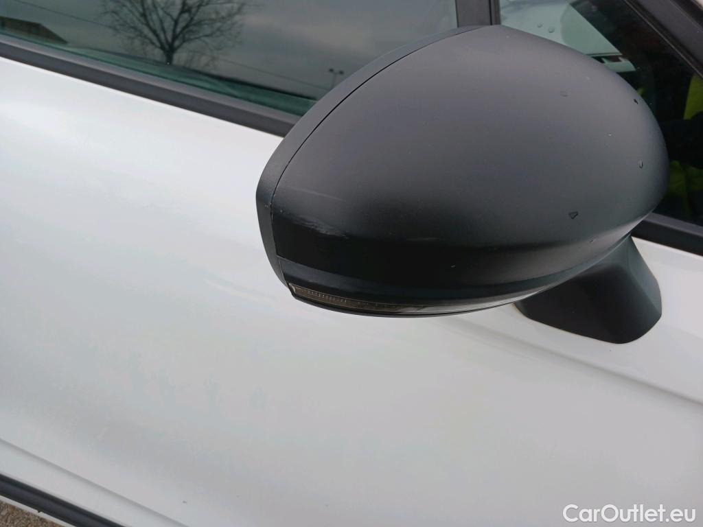  Renault  Clio RENAULT  / 2019 / 5P / berlina con portón Business Blue dCi 63 kW (85CV) #40