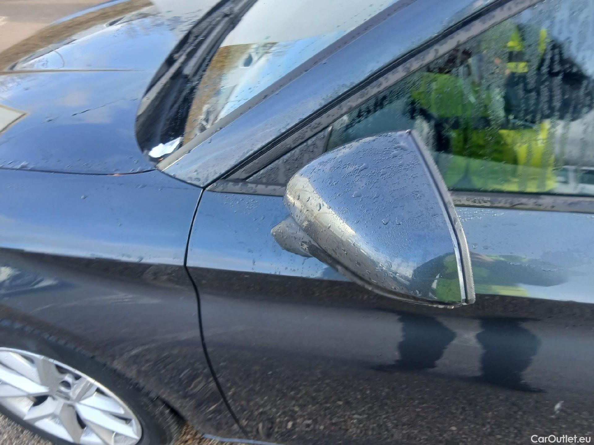  Land Rover  Discovery SEAT Nuevo León / 2020 / 5P / berlina con portón 2.0 TDI 85kW S&S Style Go (AC4) #18