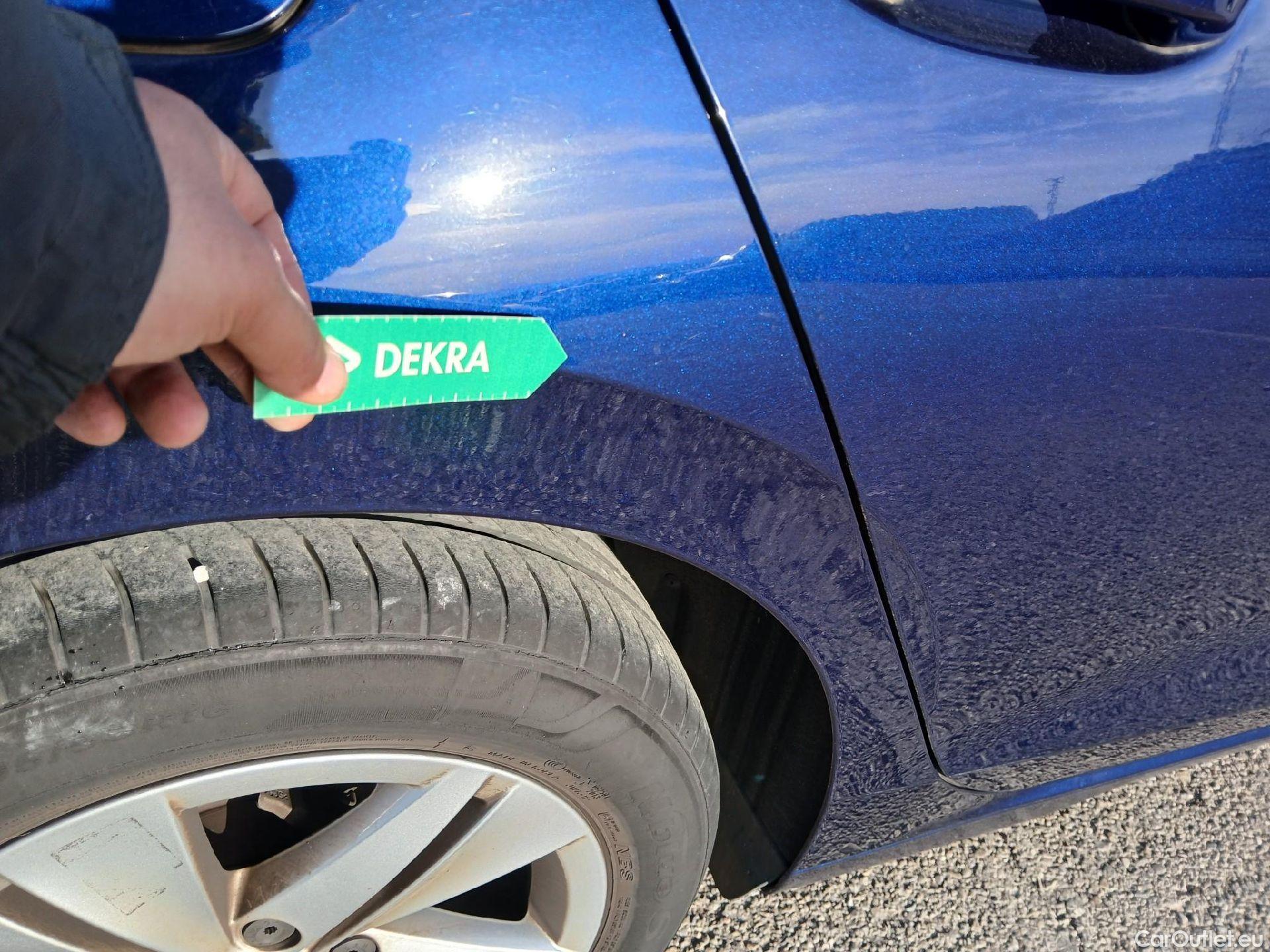  Volkswagen  Golf  VOLKSWAGEN / 2020 / 5P / berlina con portón 2.0 TDI 85kW (115CV) #30