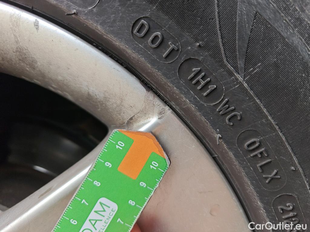  Skoda  Octavia SKODA  / 2016 / 5P / berlina con portón 1.6 TDI 85KW (115CV) Active #53