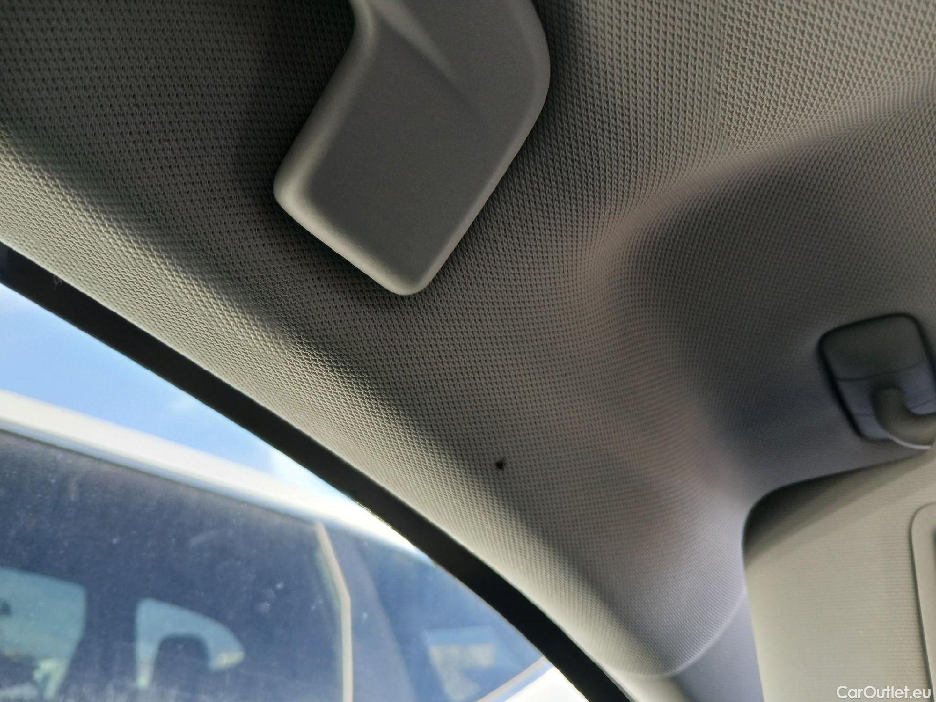  Volkswagen  Golf  VOLKSWAGEN / 2020 / 5P / berlina con portón 2.0 TDI 85kW (115CV) #2